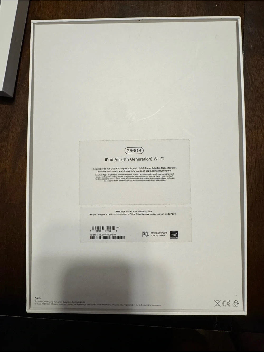 Apple iPad Air w/ Magic Keyboard (BUNDLE)